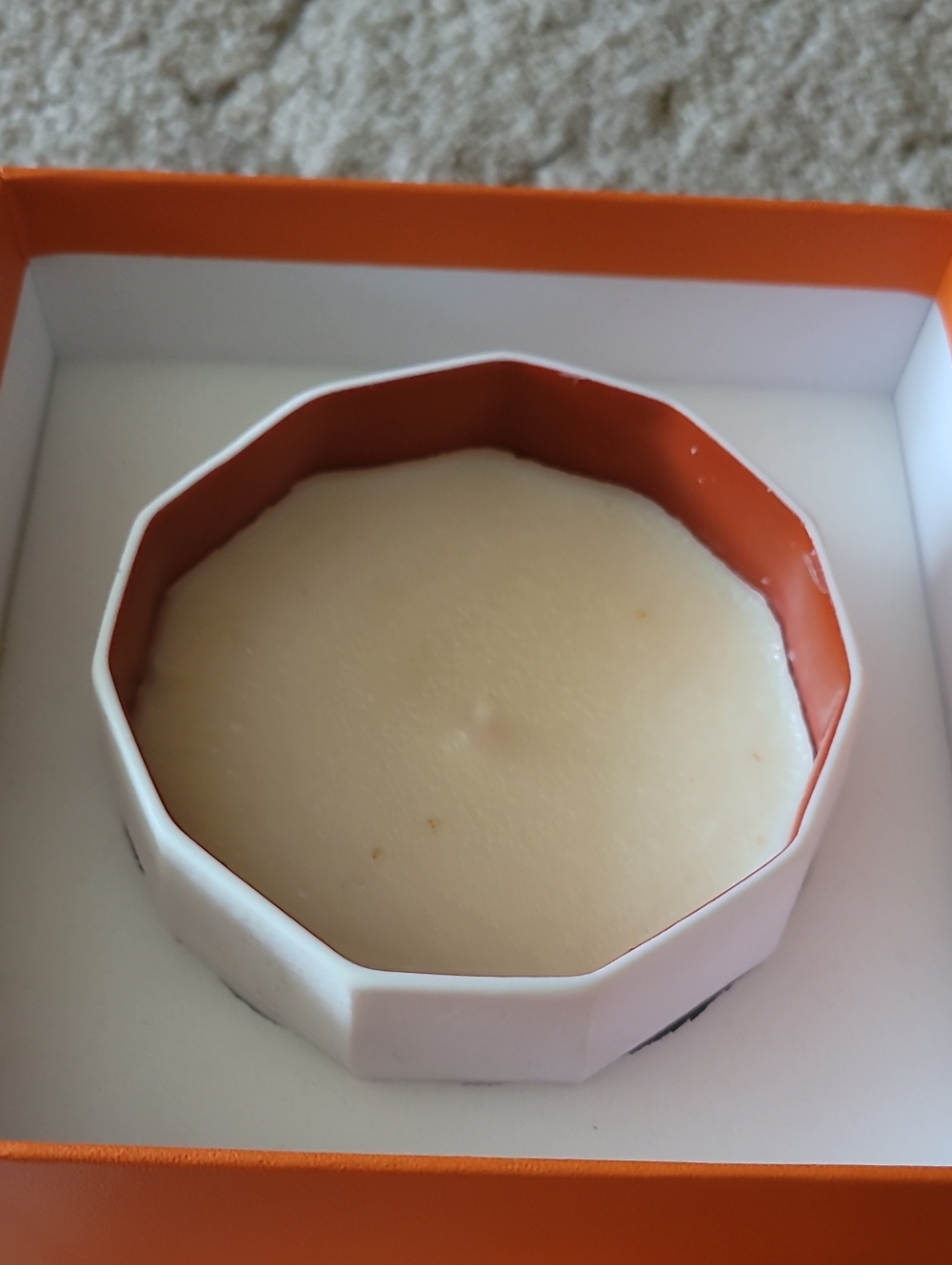 Hermès White Candle with Iconic Orange Box - Picture 2 of 3